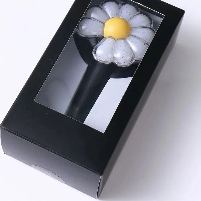 Authentic Kpop Daisy Mini Light Stick Keychains Creative Laser Lights Keyring Bag Pendant Lightstick Key Tings Fans Collections