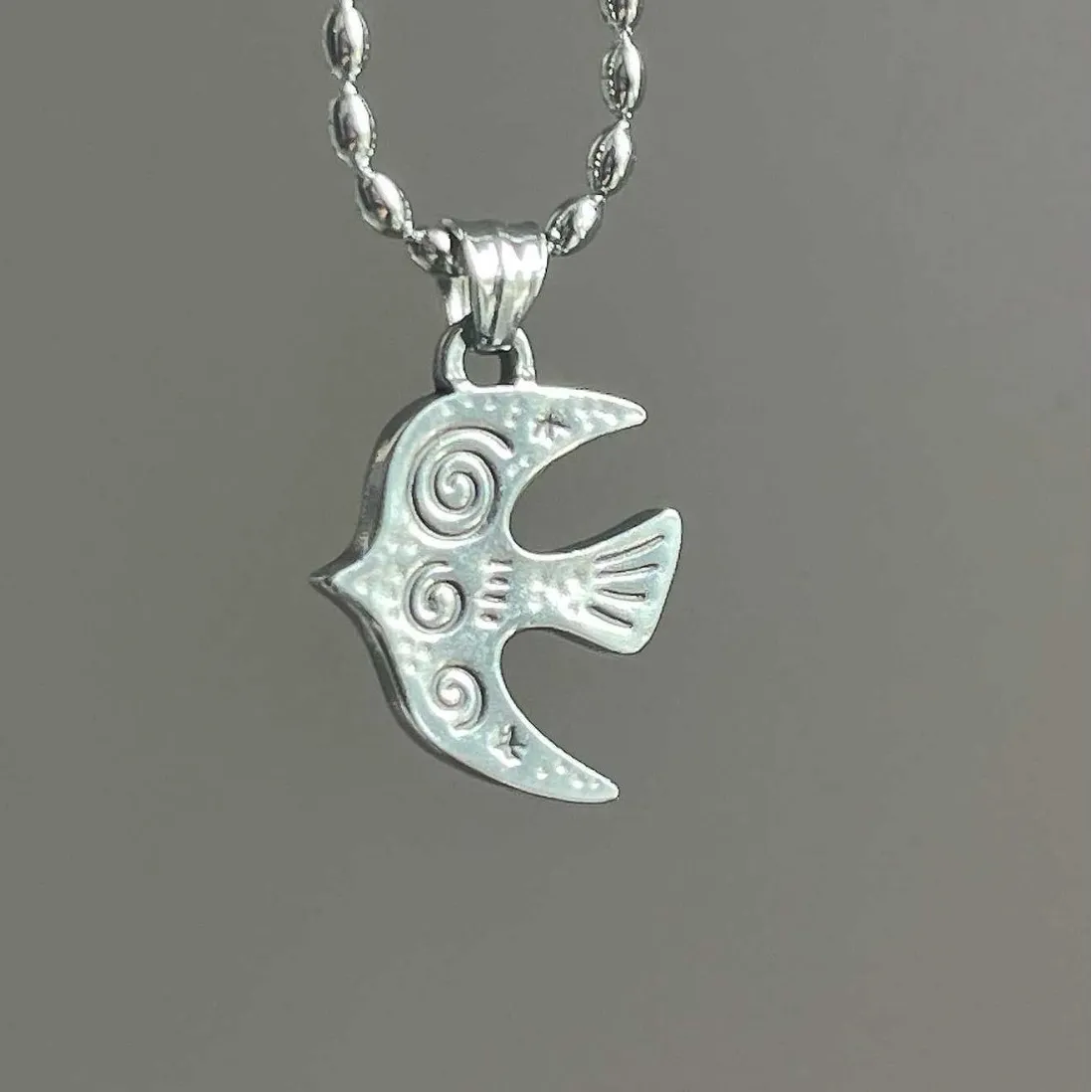 Authentic Peace Dove Pendant Necklace For Couples Y2K Jewelry Fashionable Symbolic Chain Accessory