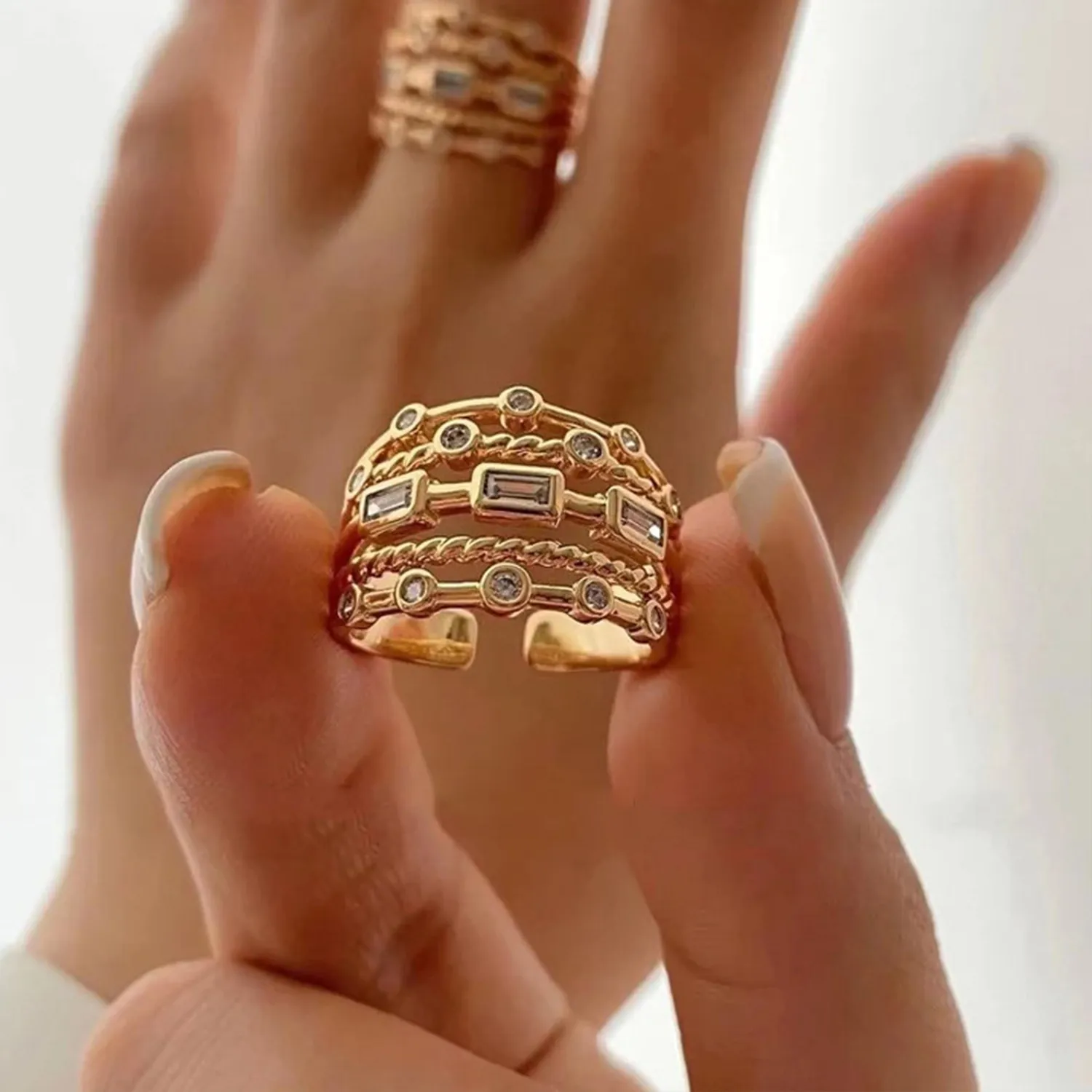 Authentic Nwe 18 K Gold Plated Sun Rings for Women Natural Stone Inlaid in Hollow Metal Texture Ring Trendy Jewelry