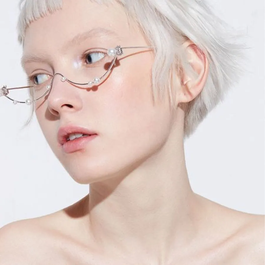 Authentic Gilded Veil of the Visionary: Imitation Pearl Faceted Face Adornment