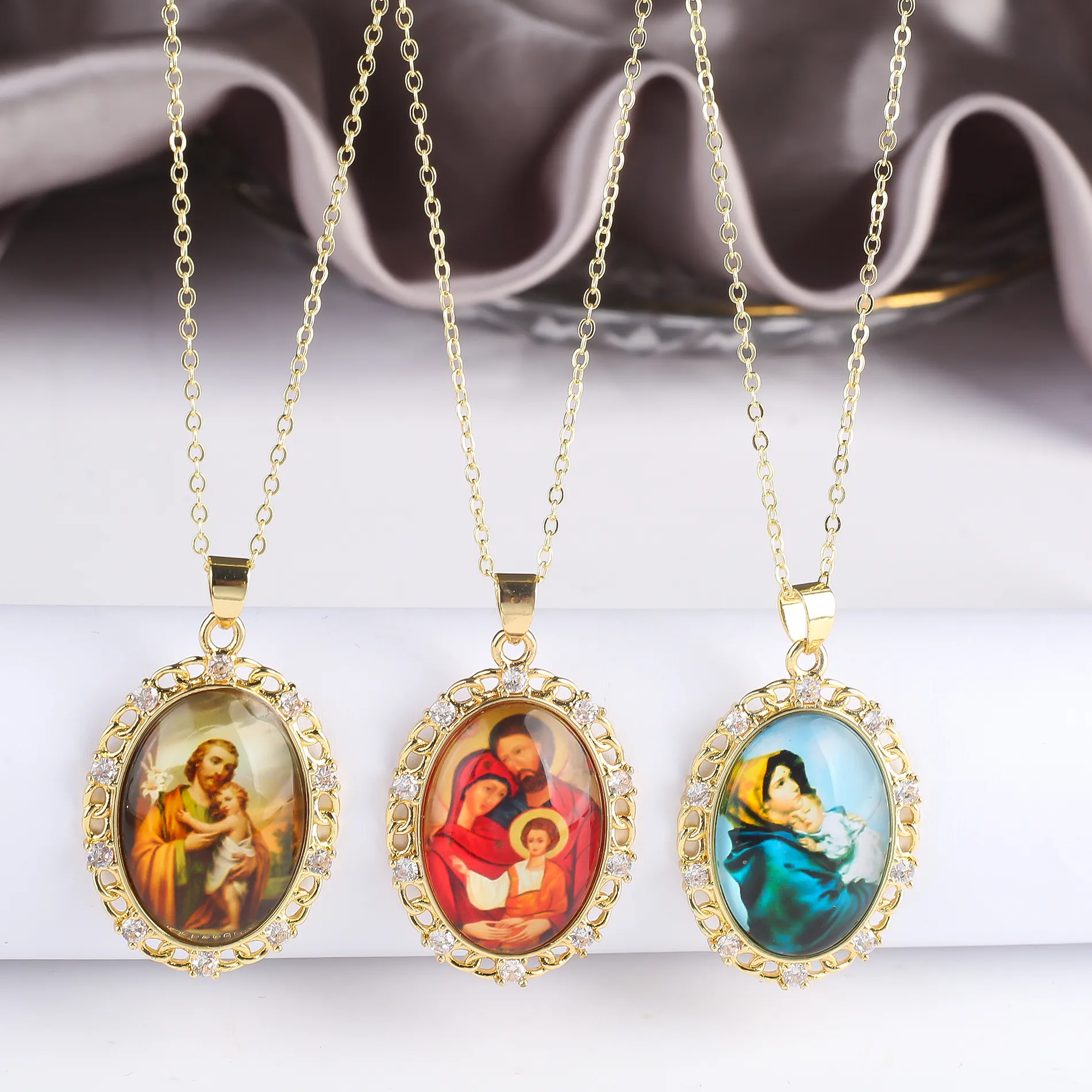 Authentic Classic Sacred Catholic Virgin Mary Amulet Pendant Necklaces Jewelry Madonnina Holy Family St Joseph Zircon Accessorie