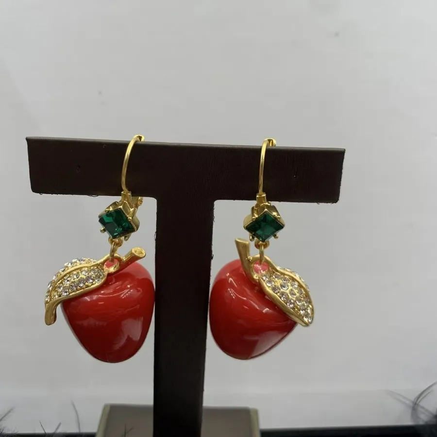 Year Medieval Jewelry Christmas Peace Fruit Fresh Sweet Niche Design Resin Red Apple Pendant Necklace Earrings Jewelry Sets