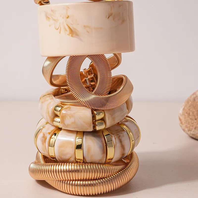 Authentic Sovereign Serpent: Gold‑Plated Enchanting Cuff of Renewal