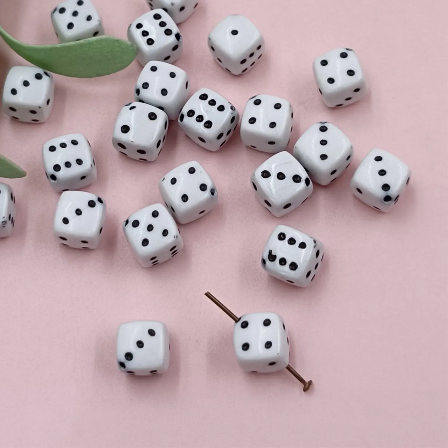 Authentic 20pcs/Lot Acrylic Dice Beads Square Multicolor Shape Cubic Loose Spacer Beads forJewelry Making DIY Necklace Bracelet Accessory