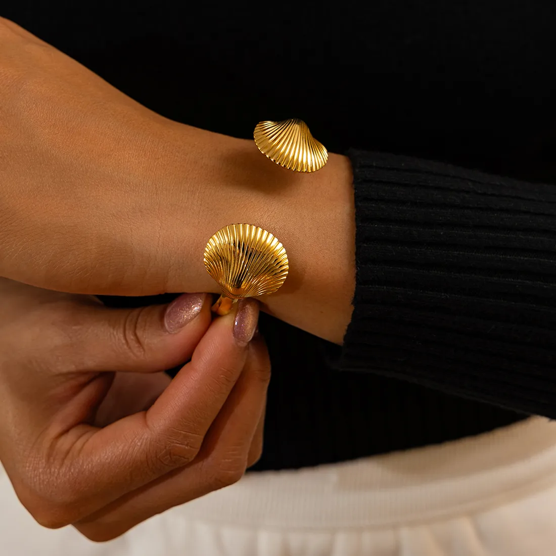 Authentic 316L Shell Cuff Bracelet for Women, Gold Plated Sea Shell Open Bangle, Summer Beach Style Jewelry Accessory