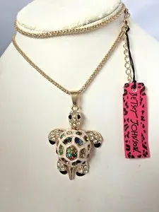 Authentic BETSEY JOHNSON WHITE ENAMEL CRYSTAL TORTOISE TURTLE GOLD PLATED PENDANT NECKLACE