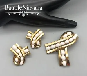 Authentic Vintage Crown Trifari Gold Plated & White Glass Cabochon Ribbon Pin&Earrings Set