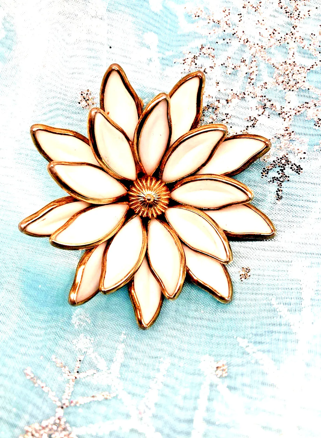 Authentic Vintage 1949 Crown Trifari Gold Plated Alfred Phillipe "Water Lily" Pendant Pin.