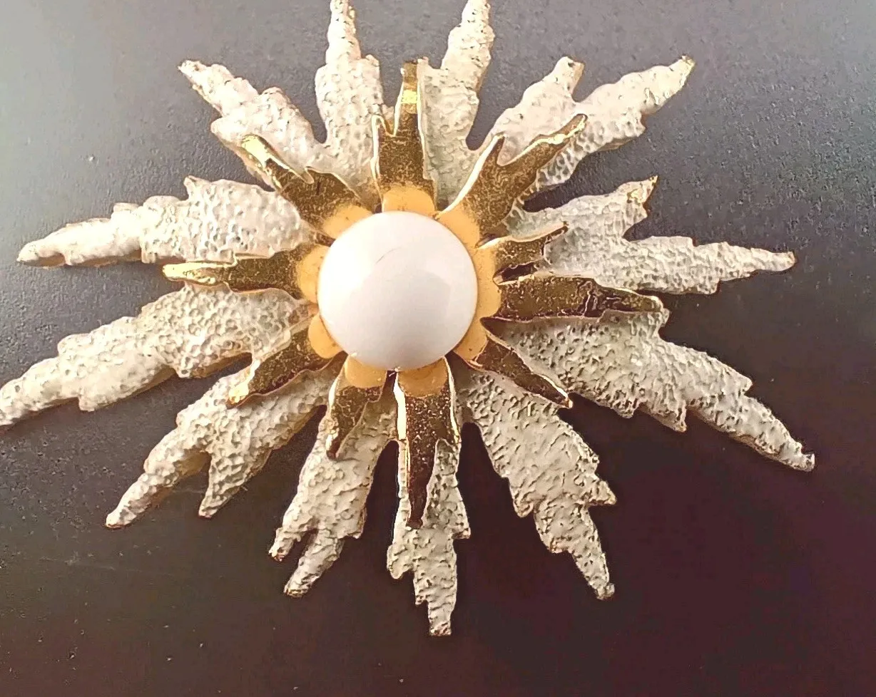 Authentic Alfred Philippe Crown Trifari Gold Plated Pearl Starburst Sunburst Pin Brooch