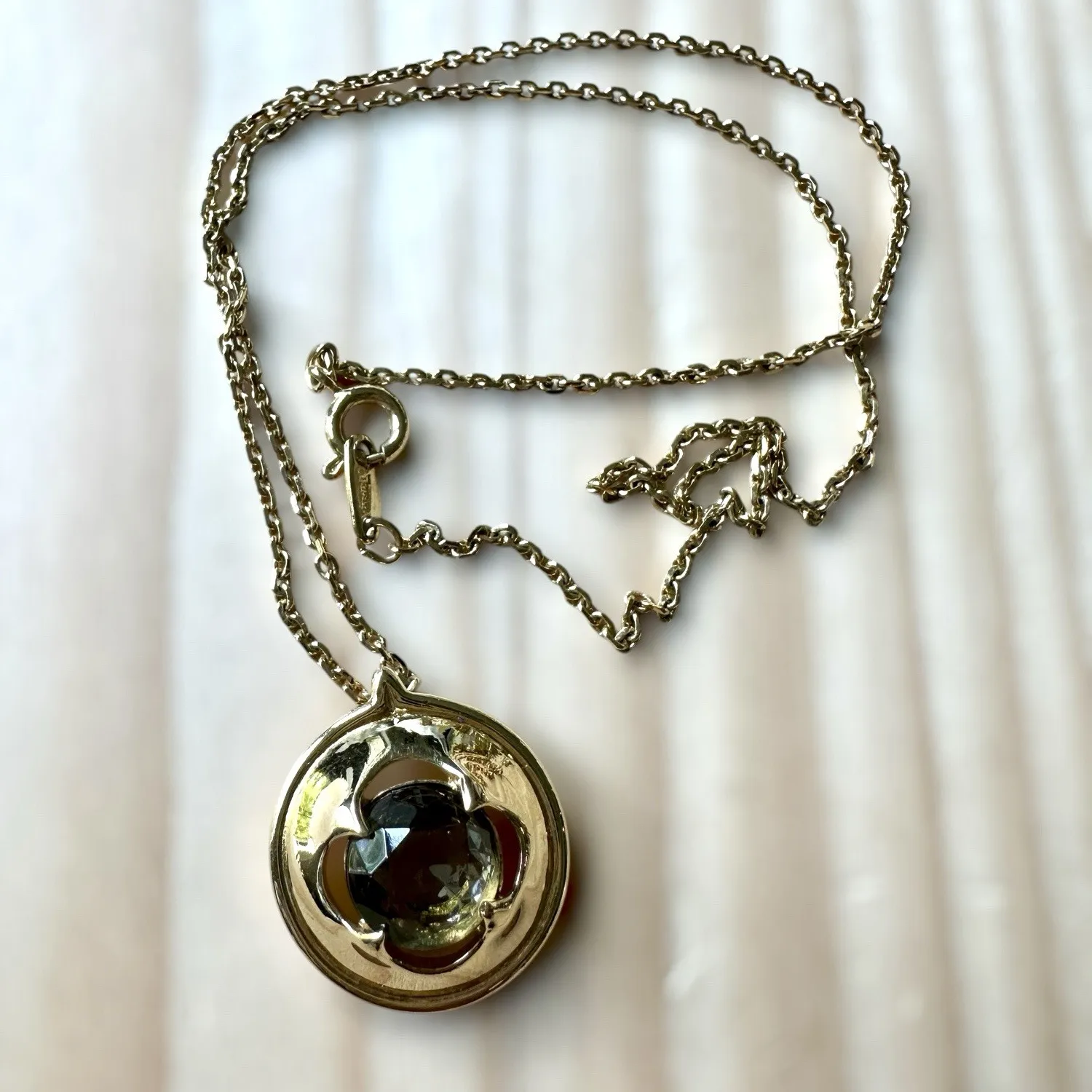 Authentic Vintage Crown Trifari Pendant Necklace 16 Inch Green Crystal Faceted Gold Plated