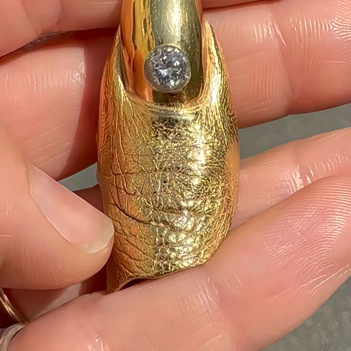 Authentic The Gilded Talon: A Vessel of Sovereign Protection