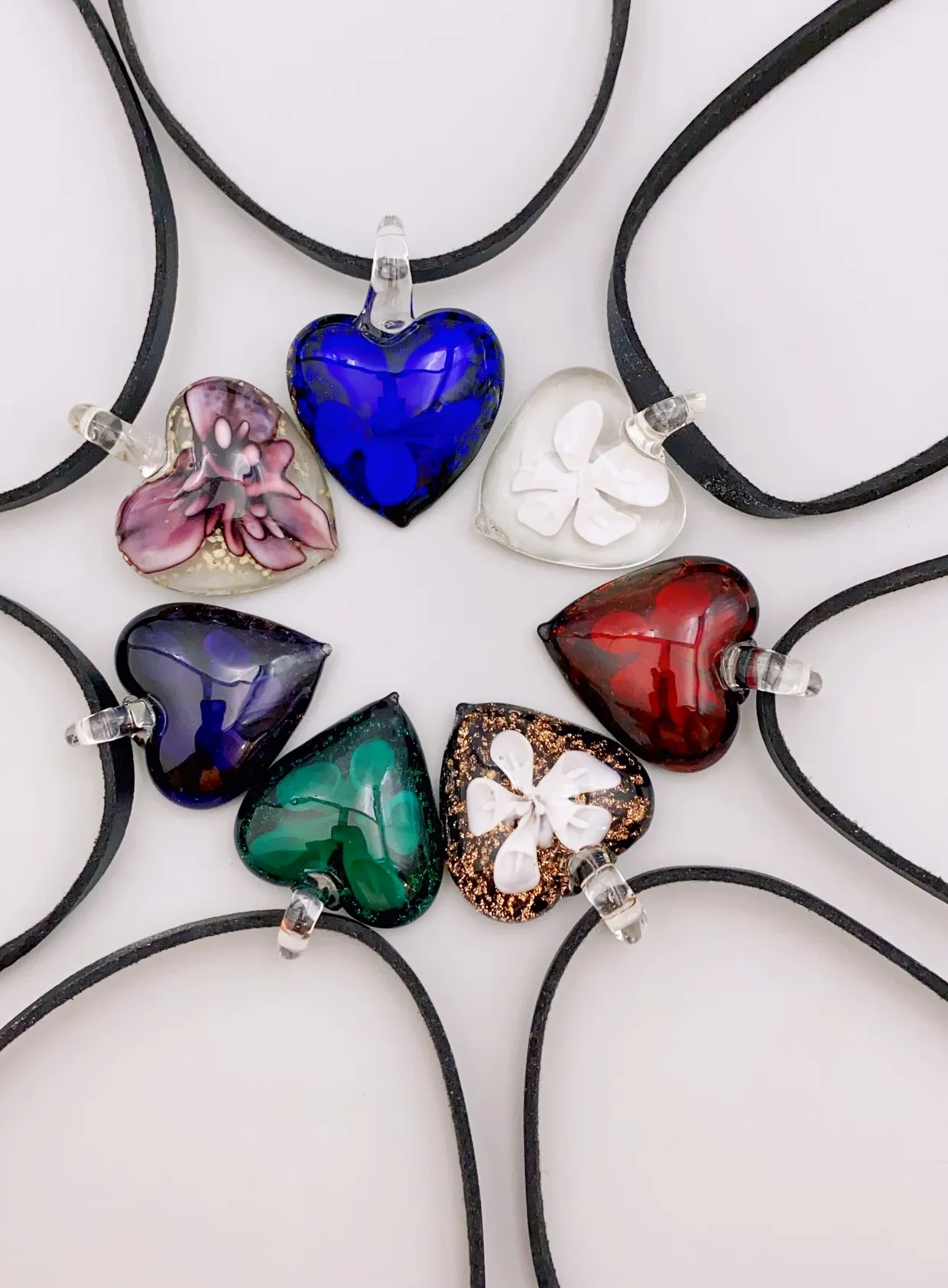 Authentic Simple and Fashionable: Leather Choker Necklace with Heart Pendant jewelry for women