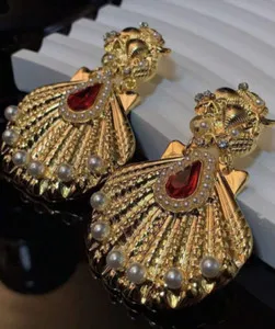 Authentic Gold Scallop Seashell Earrings Beach Couture White Faux Pearl Gold Plated Beach