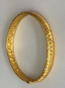 Authentic Textured Chevron 24k Gold Plated Closed Clamper Bracelet