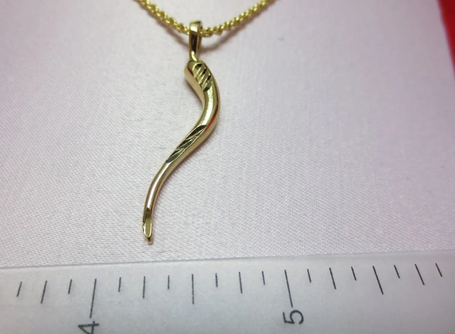 Authentic The Golden Cornnicello: Italian Horn Talisman and 30-Inch Rope Chain