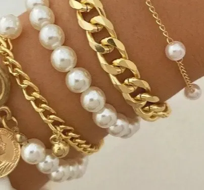 Authentic Heart of the Ocean: 18K Gold Plated Pearl Heart Toggle Bracelet