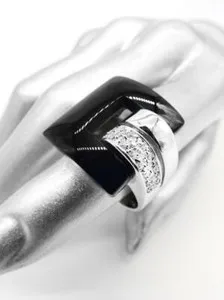 Authentic EXQUISITE 18kt White Gold Plated Square Black Onyx Crystals Double Loop Ring