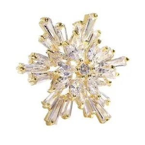 Authentic 2.2cm Gold Plated Snowflake Brooch Small Exquisite Zircon Pin Badges