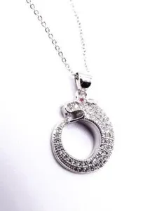 Authentic EXQUISITE 18kt White Gold Plated Pave Crystals Petite LEOPARD Pendant Necklace