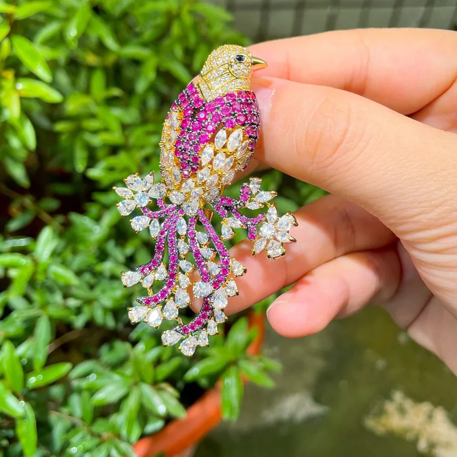 Authentic Exquisite Bird Design Gold Plated Cubic Zirconia Brooch Pin Animal Corsage Women