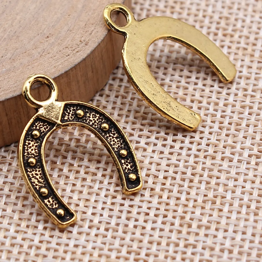Authentic 40pcs 23x18mm(0.91x0.71inch) 4 Colors Horseshoe Horse Shoes Charms Jewelry Findings