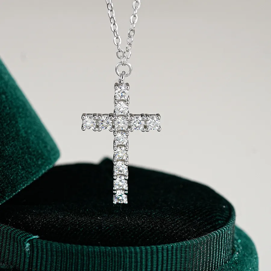 Authentic 18K Gold Inlaid Cross Necklace, Women's Light Luxury Moissanite, Personalized and Niche Design, Platinum PT950 Collarbone Chain