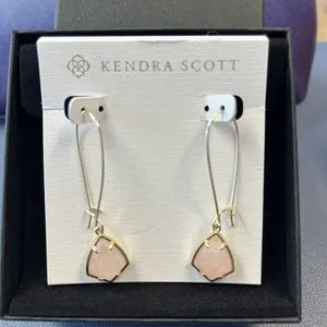 Authentic KENDRA SCOTT CARINNE ROSE QUARTZ DROP EARRINGS YELLOW GOLD PLATED