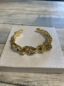 Authentic Amber Sceats Emery  Crushed Metal  One Size 24k Gold Plated Cuff Bracelet  NWOT