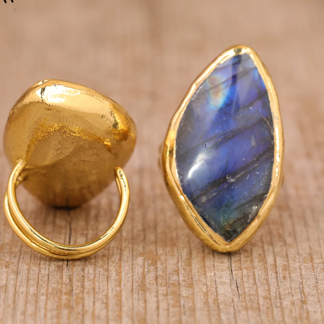 Authentic The Aurora Veil Labradorite Talisman Ring