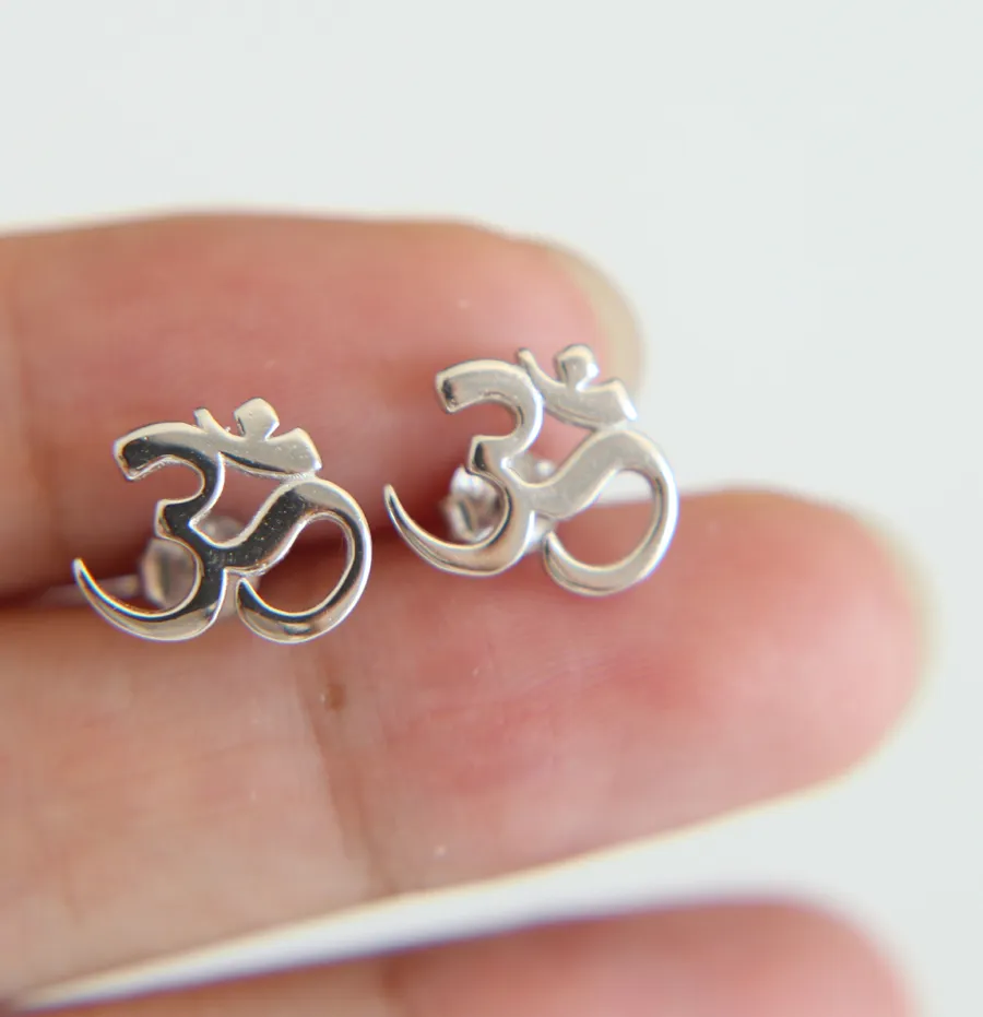 Authentic High Quality Ankh Yoga Stud Earrings for Women Sports Ear Asymmetric Jewelry OM Symbol Earring Casual Gifts