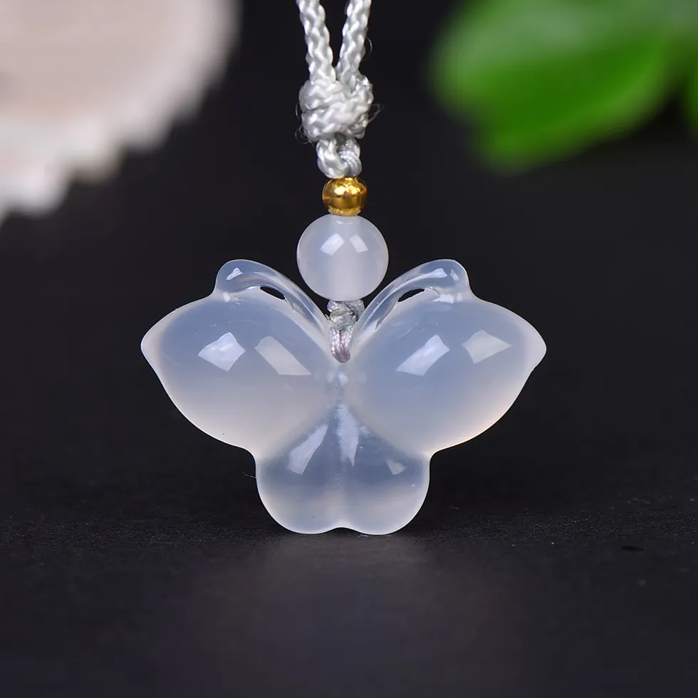 Authentic Ice‑White Agate Butterfly Talisman – Sacred Feng Shui Amulet for Protection & Harmony