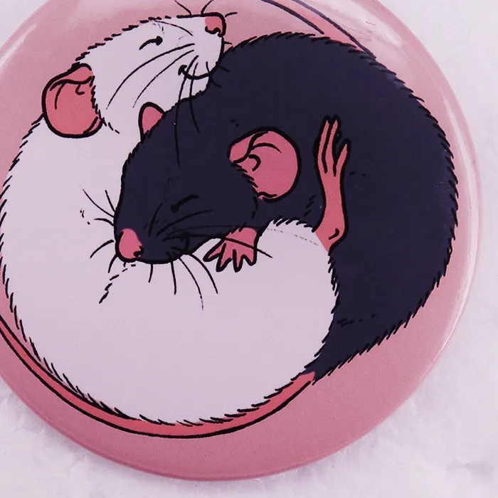 Authentic Yinyang Cuddling Rats Pin Pet Tinplate Badge Pinback Button Brooch Jewelry 58MM