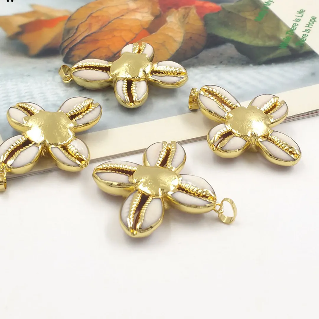 Authentic WT-JP387 Coming Retro Versatile Natural Cowrie Shell Pendant With 18k Real Gold Plated For Women Daily Perfect Decoration