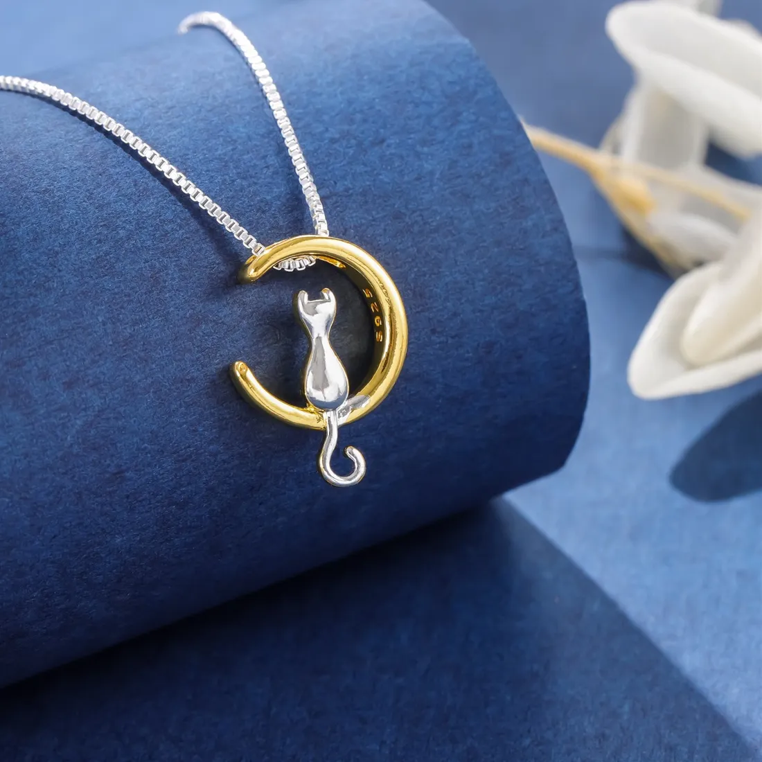 Authentic Animal 925 Sterling Silver Jewelry Cat Crescent Moon High- Quality Personality Pendant Necklaces Xl091