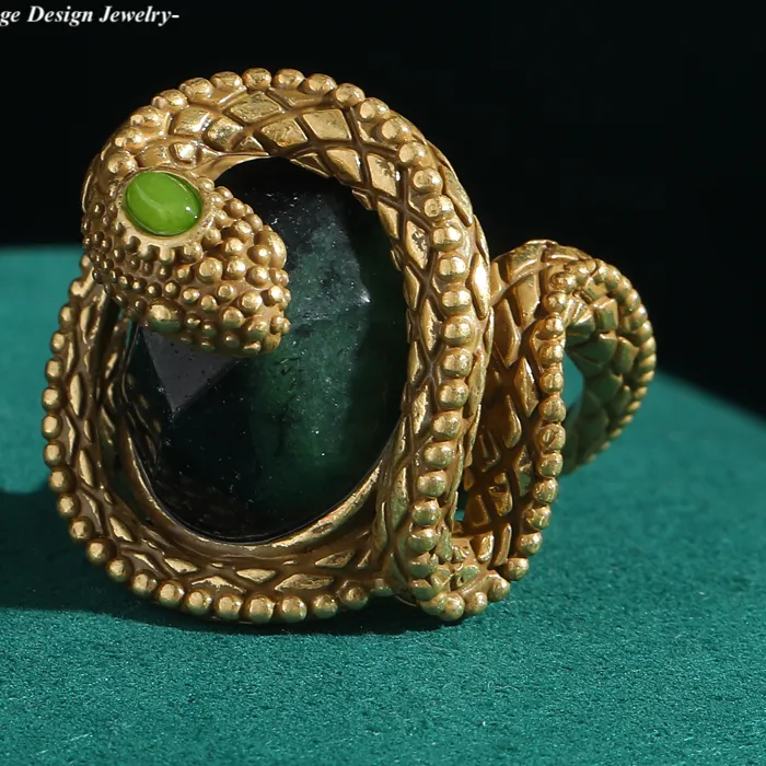 Authentic Vintage Jewelry Big Gold Color Snake Ring Woman Green Natural Stone Rhinestones Designer Luxury Brand Accessories 2025