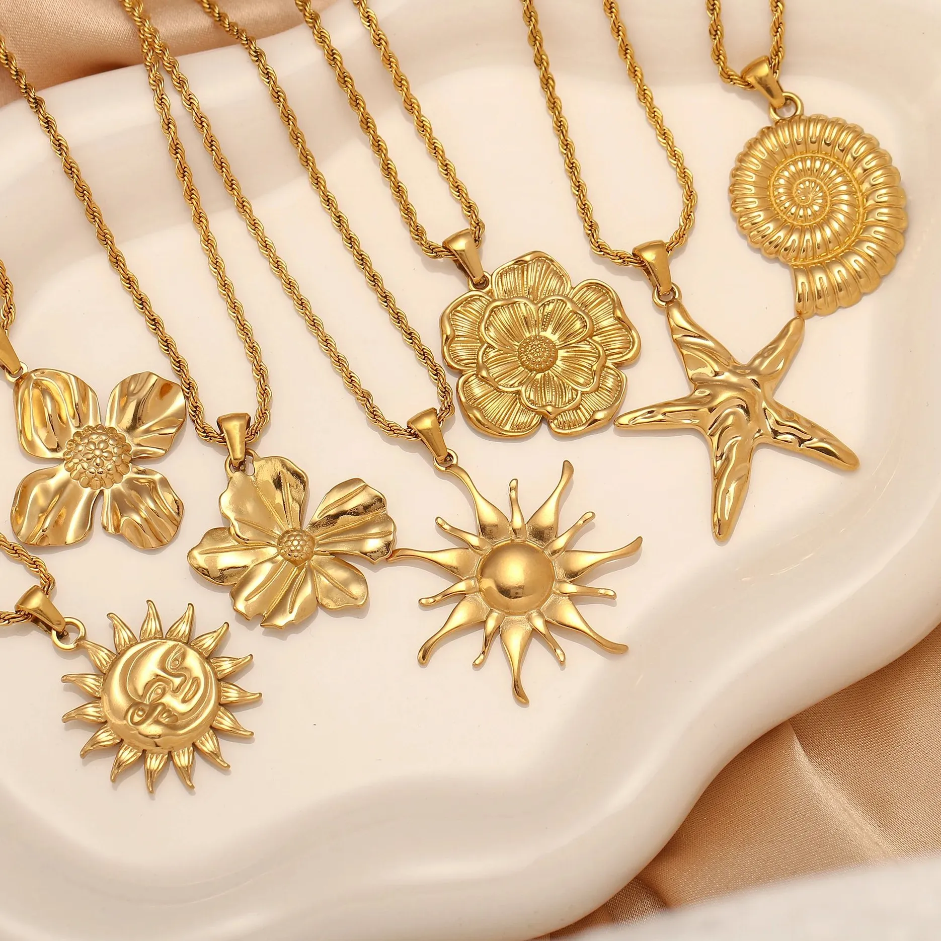 Authentic DOOYIO Starfish/Flower/Sun/Shell Pendant Necklace 18K Gold PVD Plated Stainless Steel Women Twisted Chains Necklaces Jewelry New