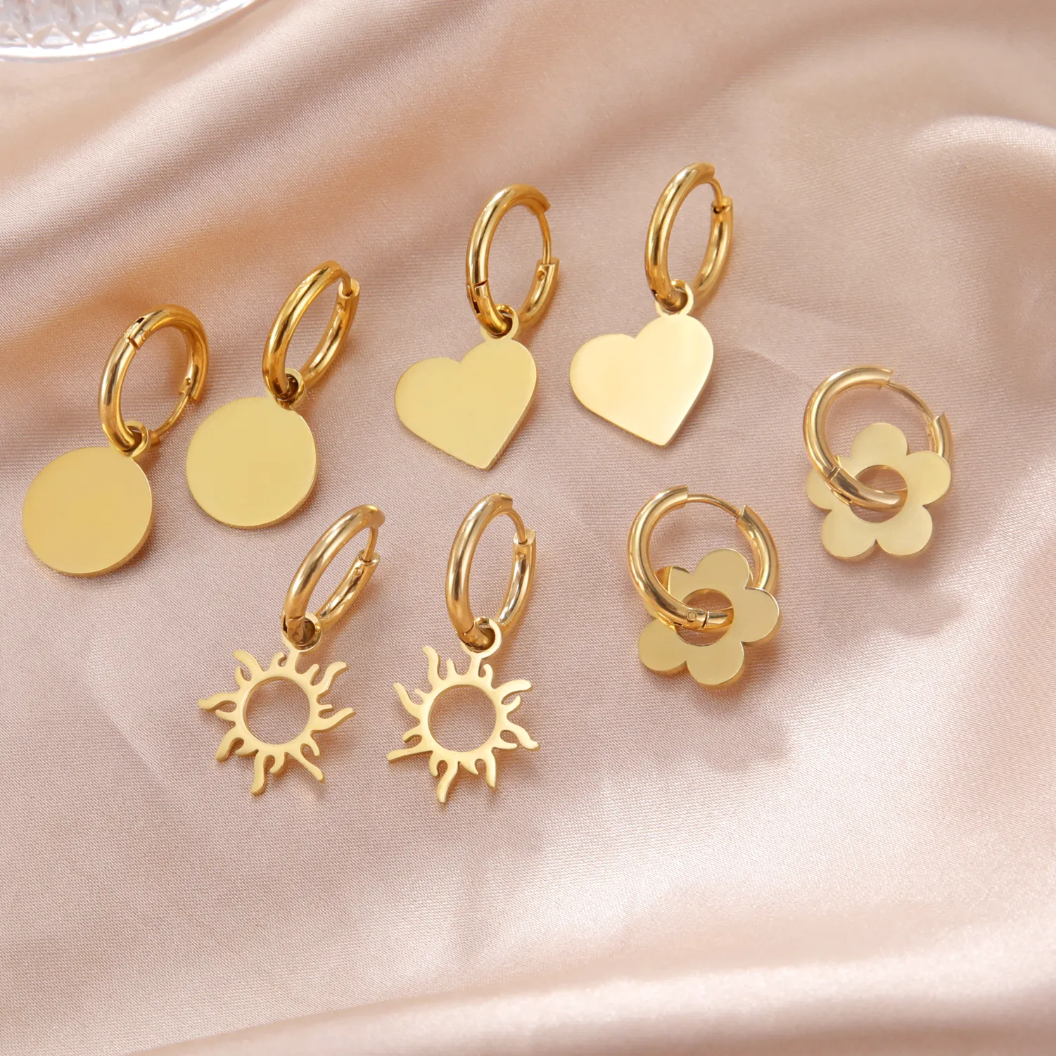 Authentic Skyrim Gold Color Drop Earrings Women Round Heart Flower Sun Totem Pendant Hoop Earrings Jewelry