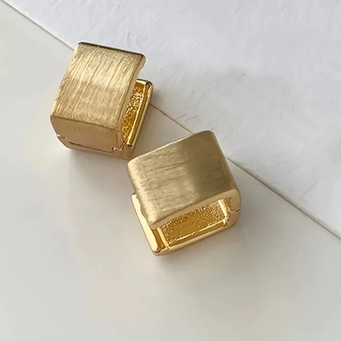 Authentic Elegant Wide Square Copper Earrings Exquisite Matte Brushed Curve Design Luxurious Atmosphere Earrings Women's Fashion Jewelry