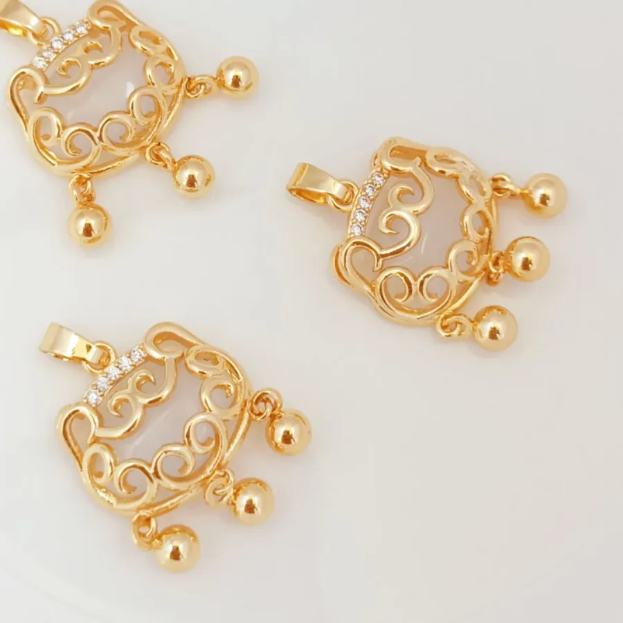 Authentic Luminous Pathways: Zircon Cat's Eye Ruyi Lock Pendant