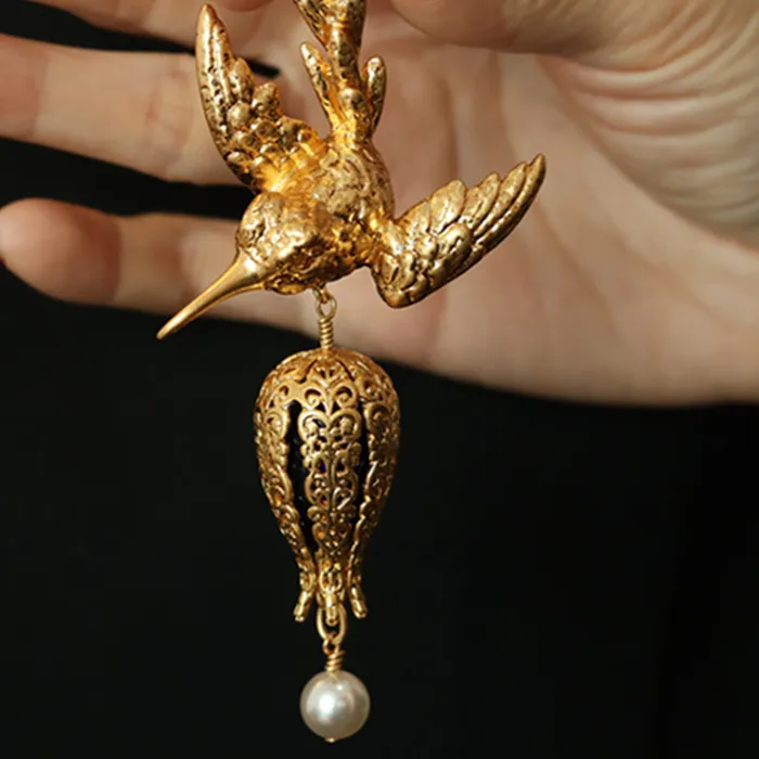 Authentic Europe Vintage Brass Gold Plated Pearl Bird Brooch Woman Top Quality Luxury Palace Jewelry Trend