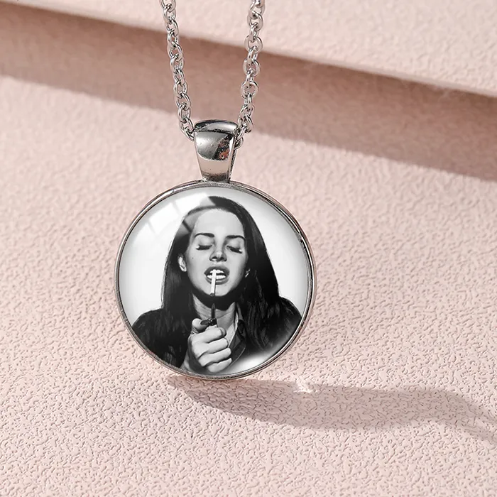 Authentic 2023 New Singer Lana Del Rey Pendant Necklace Round Photo Necklaces Glass Dome Jewelry Gifts