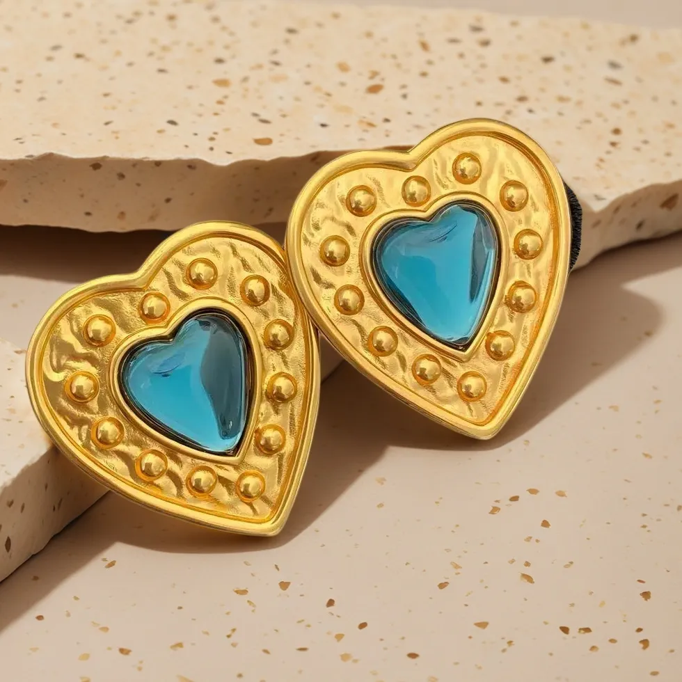 Authentic Yuri Ailey Vintage Gold Heart Clip On Earrings Women No Piercing Turquoise Hollow Heart Ear Clips Fashion Party Jewelry Gift