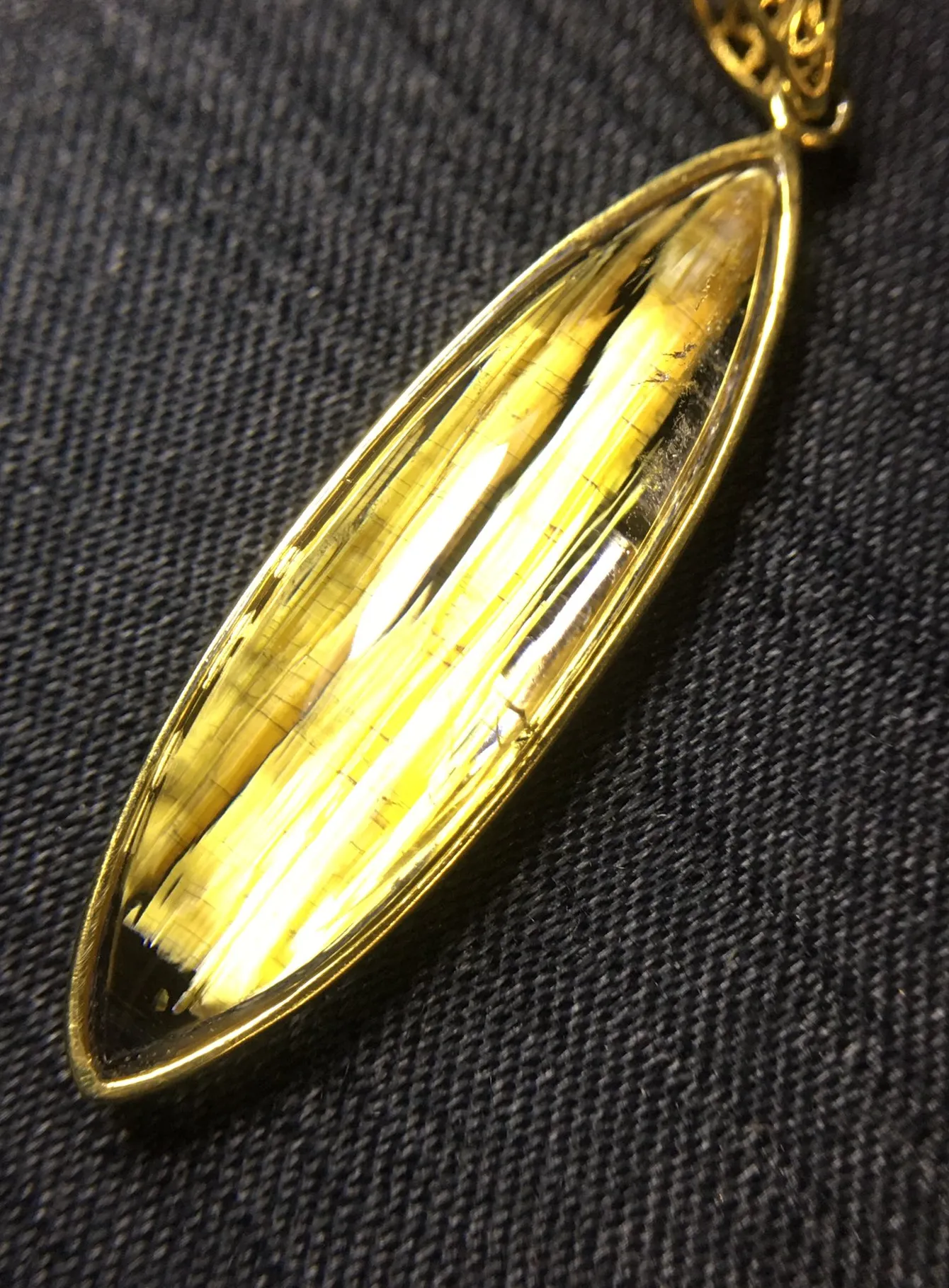 Authentic Natural Gold Rutilated Quartz Pendant Rutilated Quartz Jewelry 36*10*7mm Men Women Brazil AAAAAAA