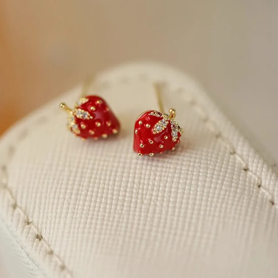 Authentic Exquisite Cute Micro-inlay Zircon Red Mini Strawberry Stud Earrings for Women Sweet Fashion Daily Wear Jewelry Accessories Gifts
