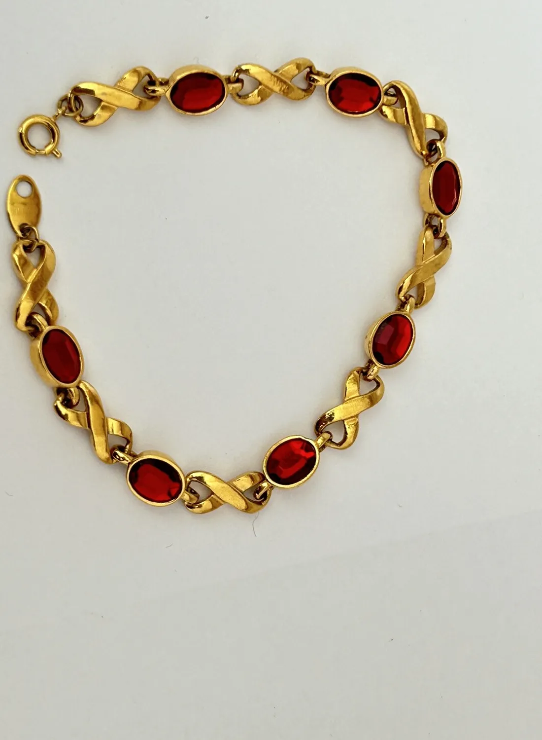 Authentic Infinity's Red Ember: A Golden Bond of Endless Devotion