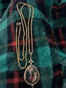 Authentic Vtg Vatican Library Madonna Child Jesus Religious Pendant Necklace Gold Plated