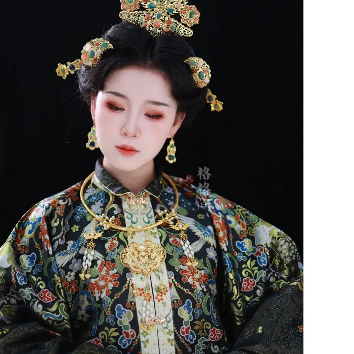 Authentic Ming Dynasty Replica Crown Hair Ornament Gem Inlaid Ancient Style Headpiece Handmade Elegant Jewelry Daily Wear for Women