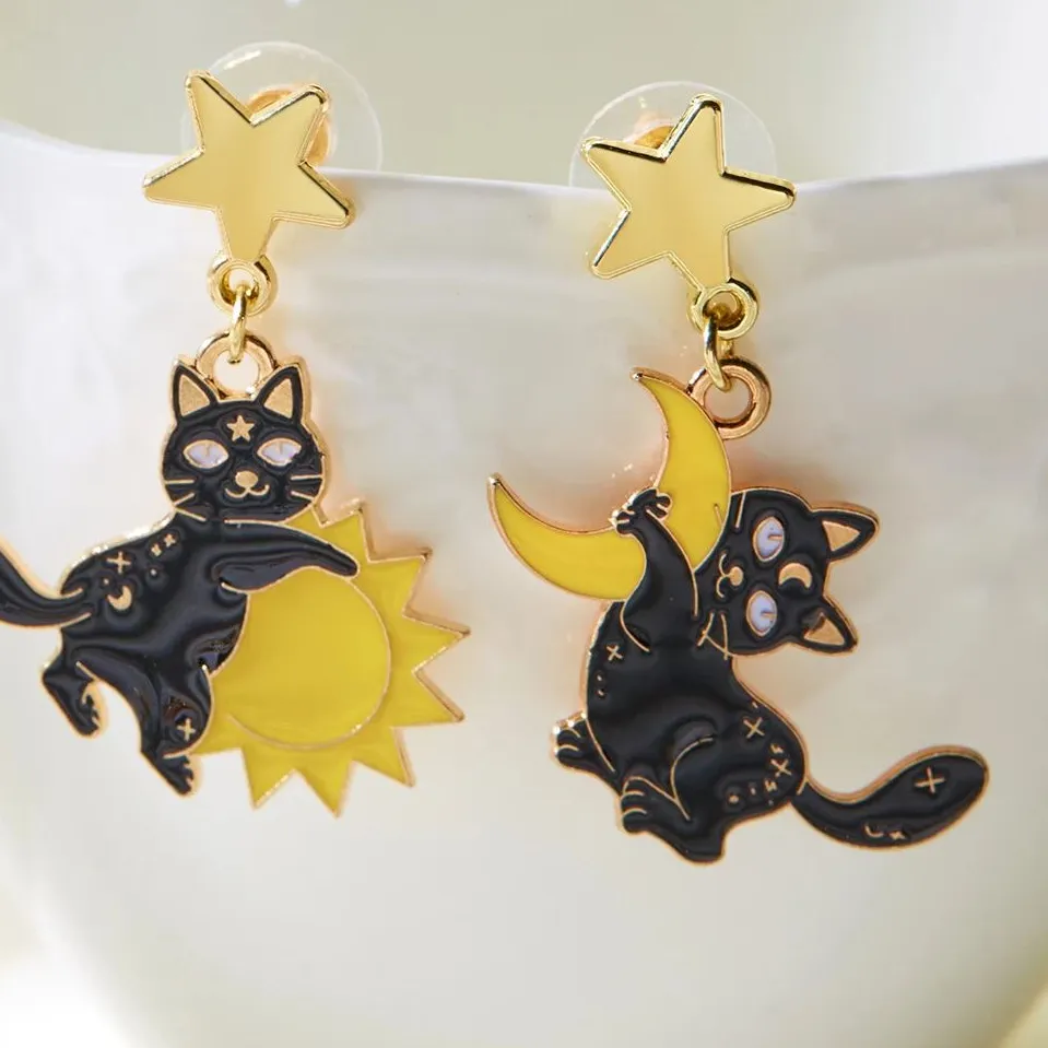 Authentic Lovely Climbing Cat Sun Moon Dangle Earrings Girls Asymmetric Animal Fox Kitten Earring Jewelry