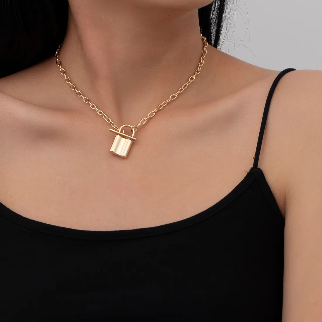 Authentic Boho Simple Padlock Pendant Necklace Women's Vintage Creative Gold Color Metal O Word Chain Necklaces Girls Jewelry