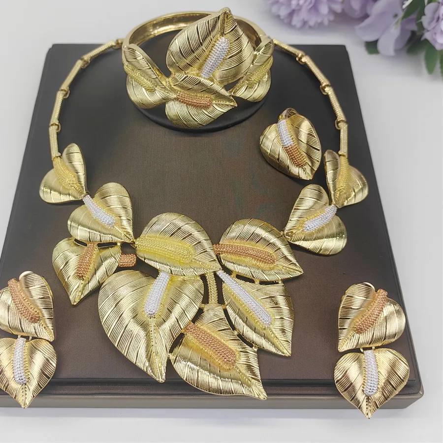 Authentic Dubai 18k Gold Plated Women Jewelry Set Classic Design Plant Leaves Necklace Earrings Bracelet And Ring 4PCS Set Jewelry
